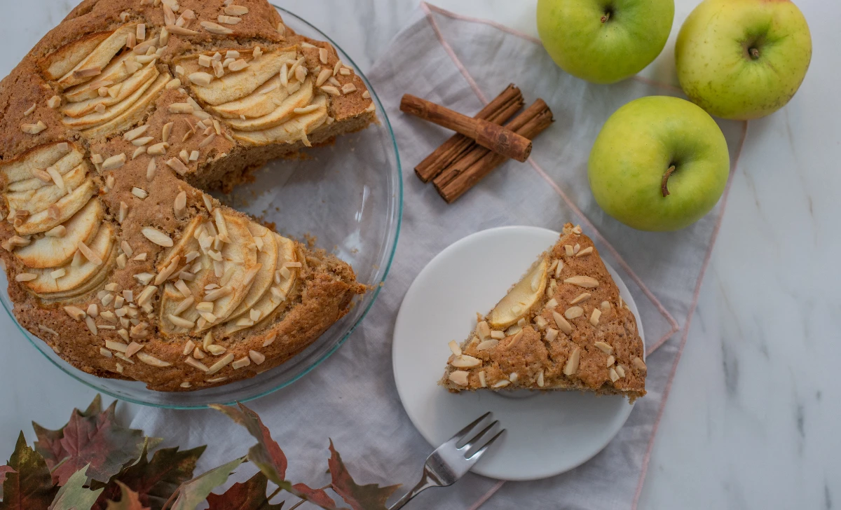 Apple Cinnamon Cake