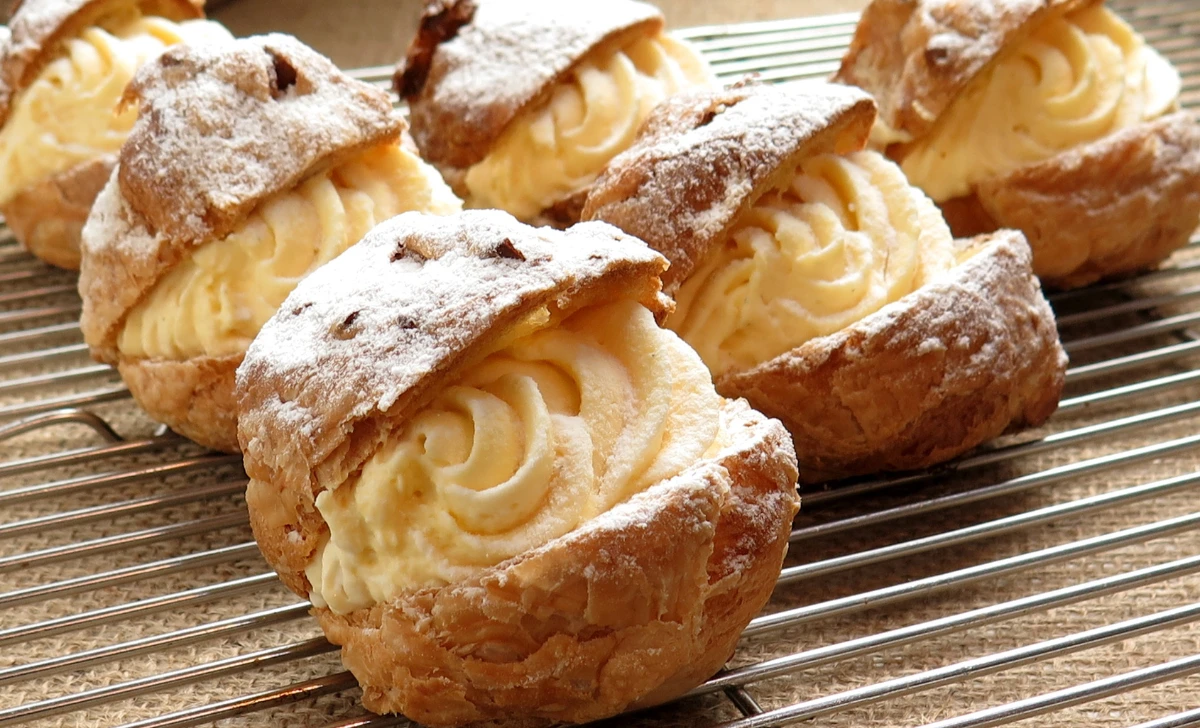 Cream Puff Pastries