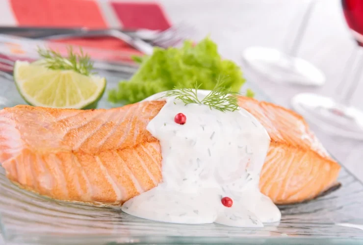 Salmon with Cream and Dill