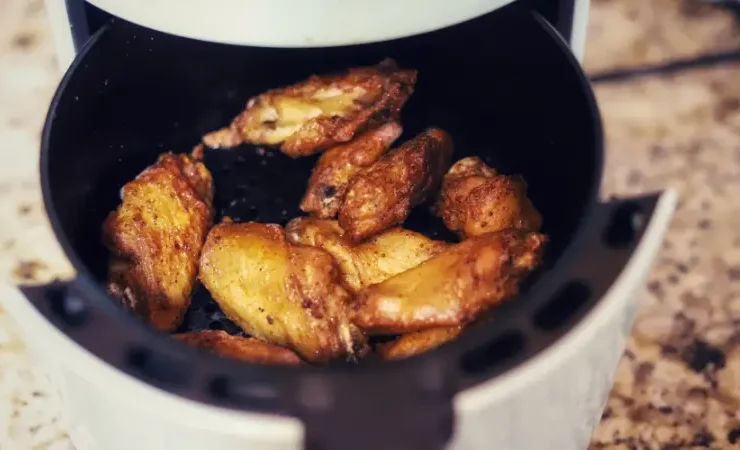 Perfectly Crispy Air Fryer Chicken Wings: Golden Brown and Delicious