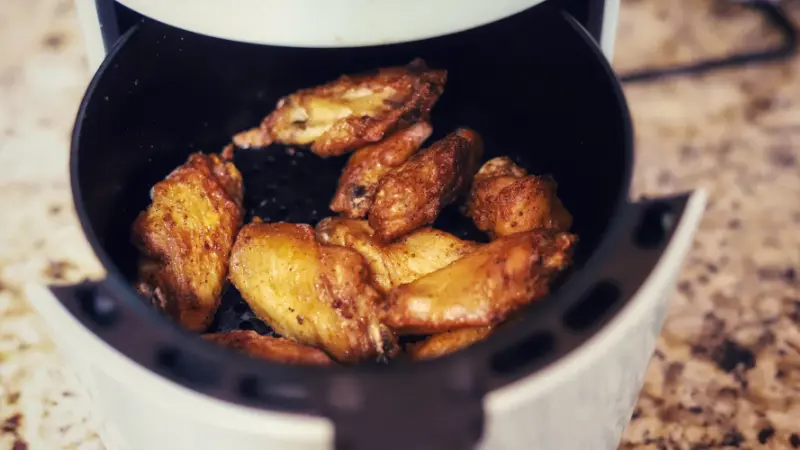 Perfectly Crispy Air Fryer Chicken Wings: Golden Brown and Delicious